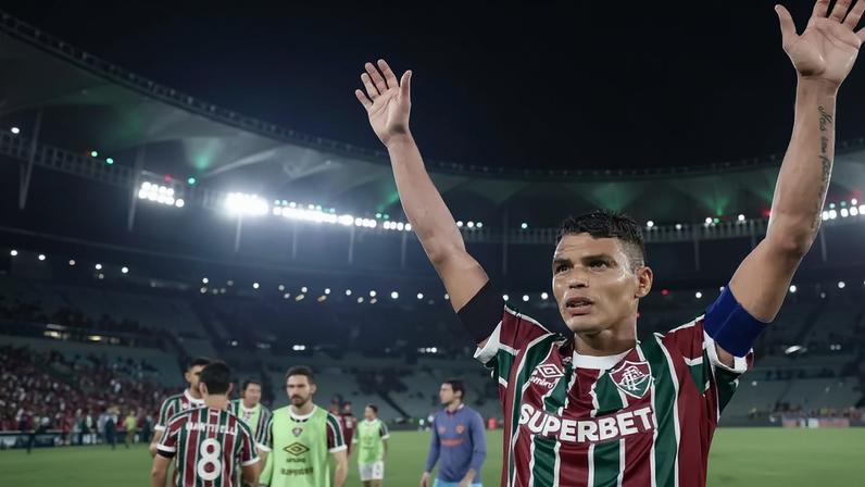 Thiago Silva comemora vitória do Fluminense sobre o Flamengo (Foto: Lucas Meçon/ Fluminense)