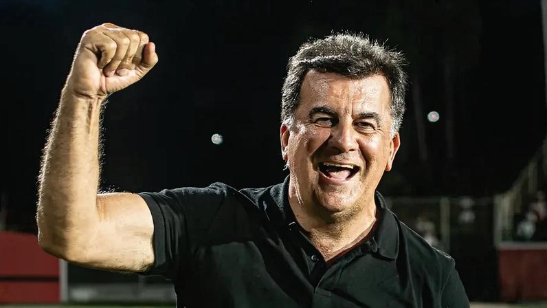 Presidente do Vitória reafirma permanência de Jair Ventura