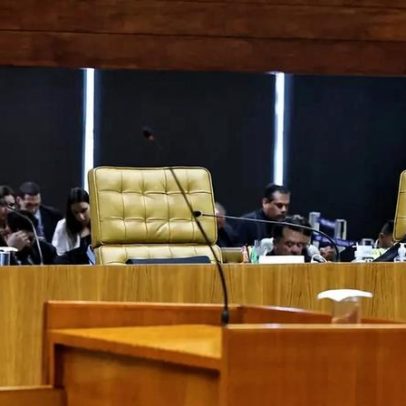 Dino afirma que Moraes sofre chantagem e sinaliza apoio a Gilmar Mendes