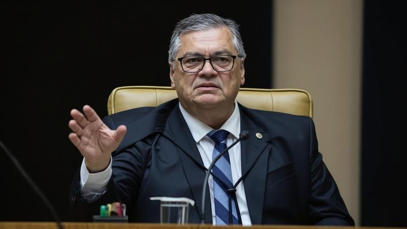 Dino defende revisão da Lei do Impeachment após decisão de Gilmar