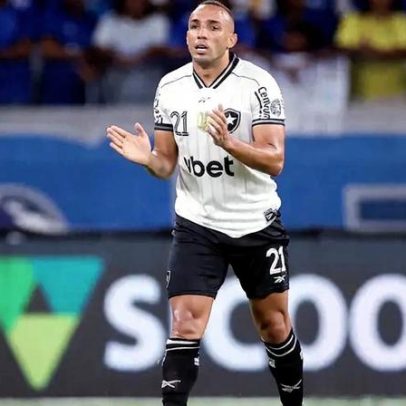 Botafogo avança renovação do lateral-esquerdo Marçal
