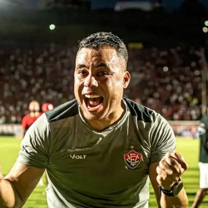 Presidente do Vitória anuncia renovação contratual com Jair Ventura