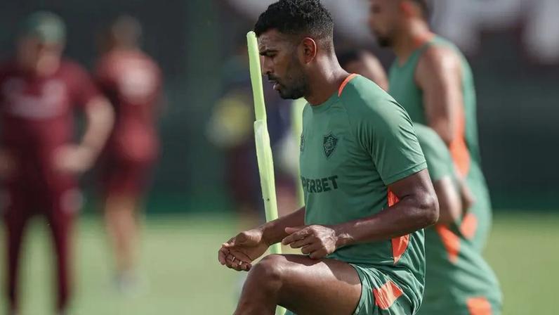 Thiago Santos em treino pelo Fluminense no CTCC (Foto: Marcelo Gonçalves / Fluminense FC)