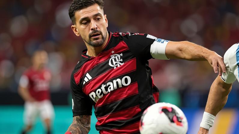 Arrascaeta destaca maturidade do Flamengo antes da final contra o PSG