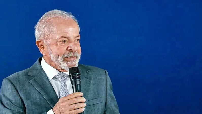 Ajuste: Lula, na reunião ministerial desta quarta-feira. Enquanto pesquisas indicam alta desaprovação, o petista acredita que o governo não encontrou a "narrativa correta" para convencer o eleitorado. (Foto: Ricardo Stuckert / PR)