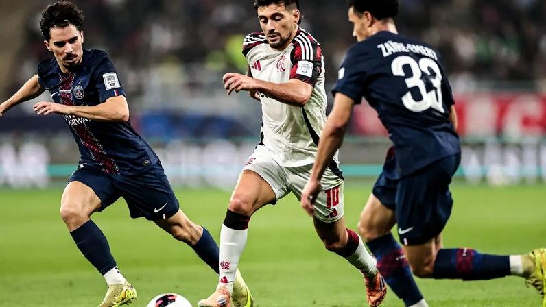 Jogadores do PSG comemoram gol sobre o Flamengo na final do Mundial (Foto: Karim Jaafar/ AFP)