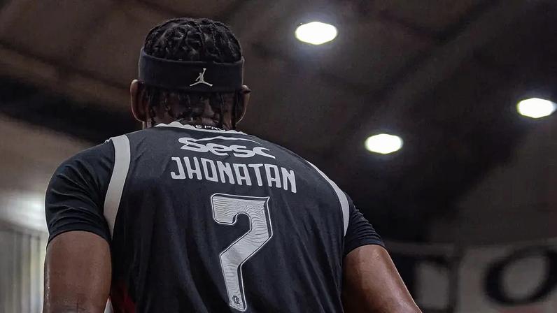 Jhonatan Luz é apenas o segundo jogador na história do NBB a chegar a marca de 600 jogos na liga (Foto: Paula Reis / Flamengo)