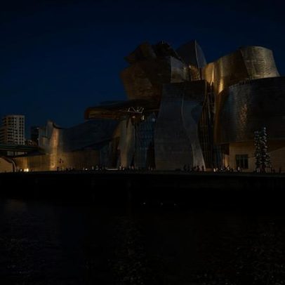 Homenagem a Frank Gehry, prêmio Serpentine/FLAG e podcast com Joan Semmel