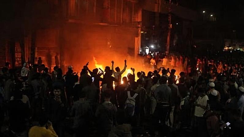 Protesters set a fire outside one of Bangladesh's leading daily newspapers after news spreads of Sharif Osman Hadi’s death.