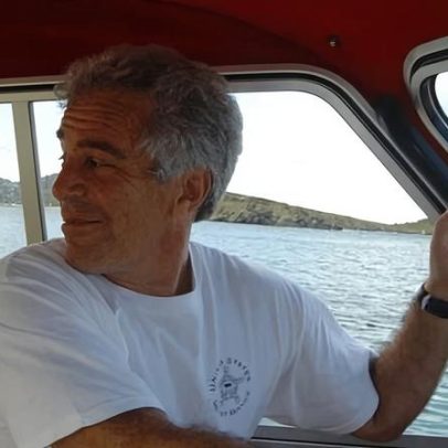 Remoção de fotos de Epstein não tem relação com Trump, afirma vice-procurador