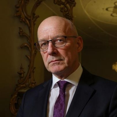 Swinney defende imigração diante do crescimento do Reform na Escócia