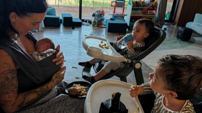 Clara Maia celebra alta hospitalar no filho caçula — Foto: Reprodução/Instagram