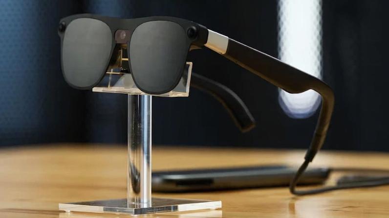 Google revela óculos com IA para 2026 para competir com Meta e Apple