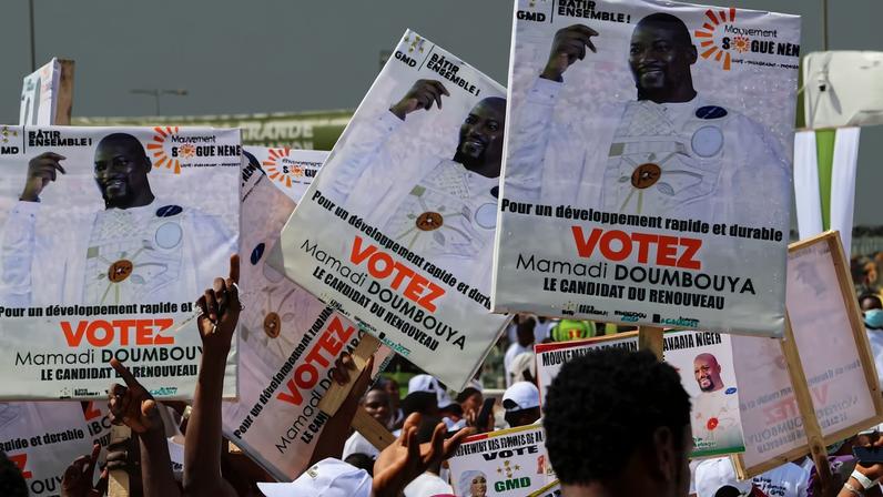 Guiné vota em eleição presidencial que pode consolidar governo de Doumbouya