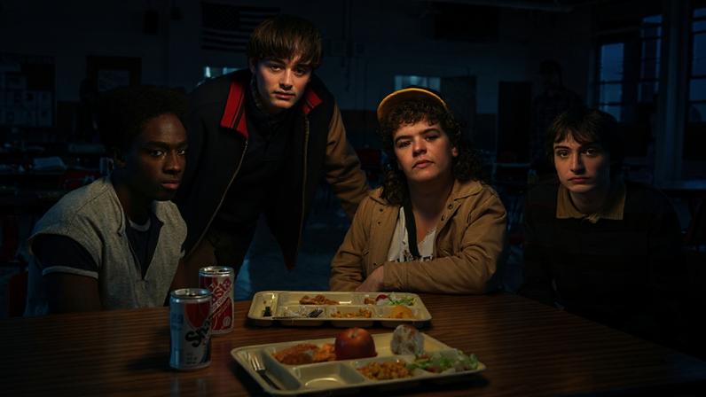 O cinema de Hawkins foi gravado no Bradley's Olde Tavern em Jackson, na Geórgia • Netflix