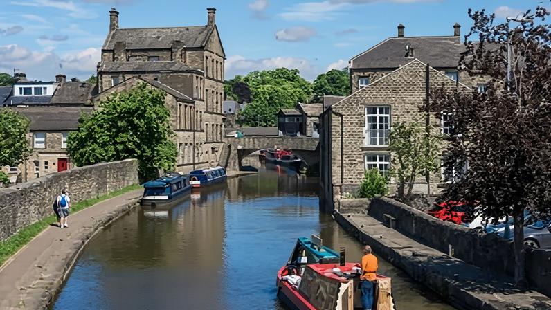 The Leeds and Liverpool canal winds prettily through Skipton