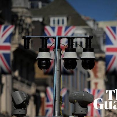Polícias do Reino Unido pressionaram uso de reconhecimento facial controverso