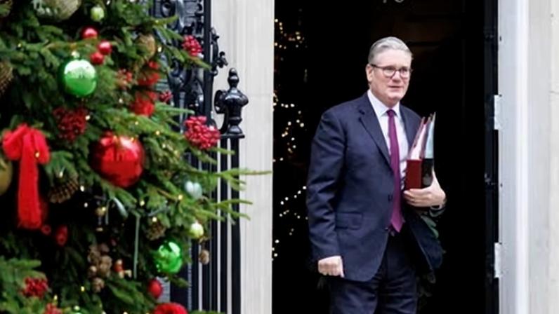 Starmer convoca britânicos a se conectarem com os outros neste Natal