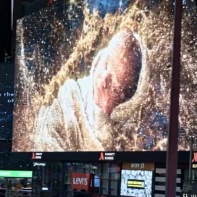 Nascimento de Jesus é exibido em outdoors na Times Square