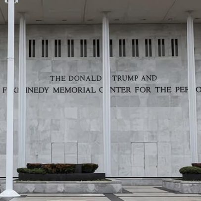 Mais músicos cancelam shows no Kennedy Center após mudança de nome de Trump