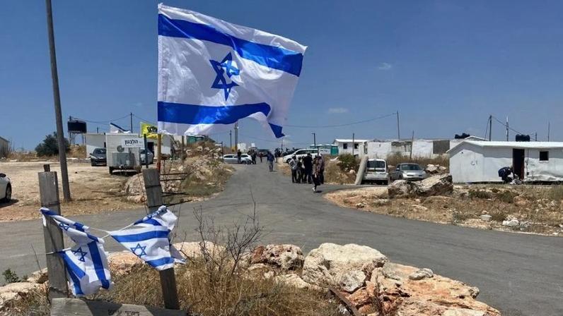 Bandeira israelense em assentamento na Cisjordânia – Foto: Tania Kraemer/DW