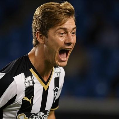 Antiga joia do Botafogo assina com clube para disputar o Carioca