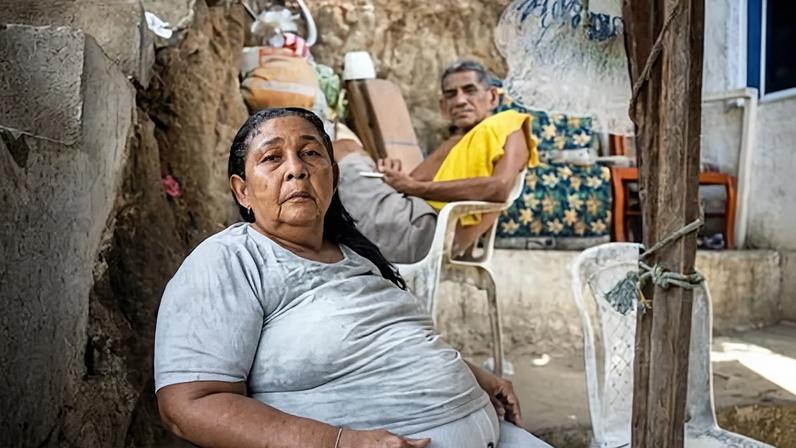 Carmela Medina and Alejandro Carranza, parents of Alejandro Carranza, at their house in Santa Marta, Colombia, on 21 October 2025. Photograph: Marco Perdomo/AFP/Getty Images