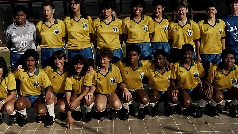 Frame do documentário 'As Pioneiras', que destaca a primeira seleção brasileira feminina. (Foto: Divulgação)