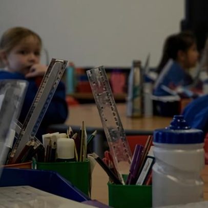 Escolas dos EUA enfrentam oscilações de preços com o preço dinâmico da Amazon