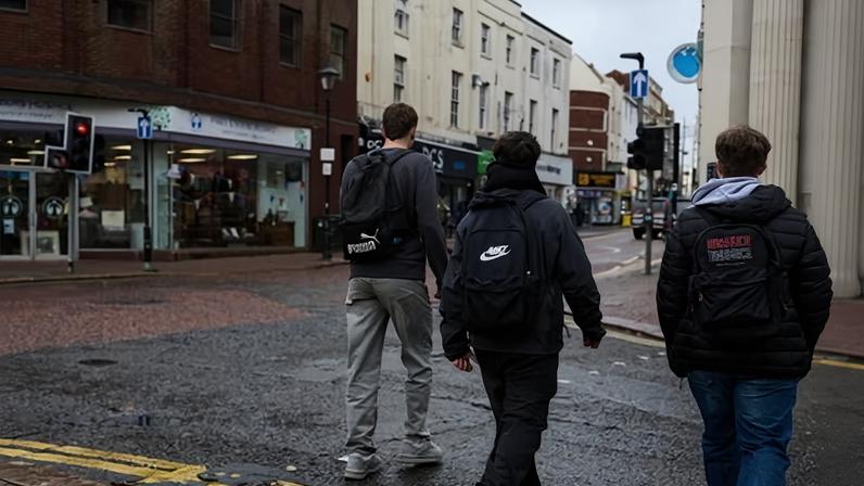Regiões industriais do Reino Unido sofrem desvantagens persistentes há décadas