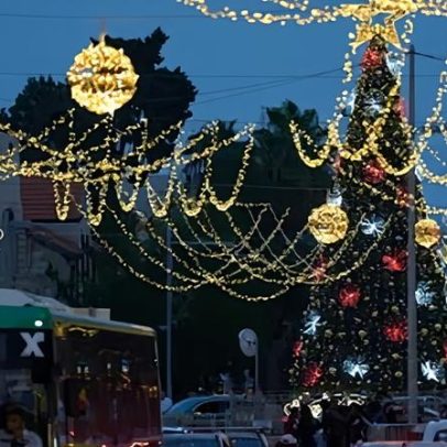 Polícia israelense prende palestino disfarçado de Papai Noel em festa de Natal