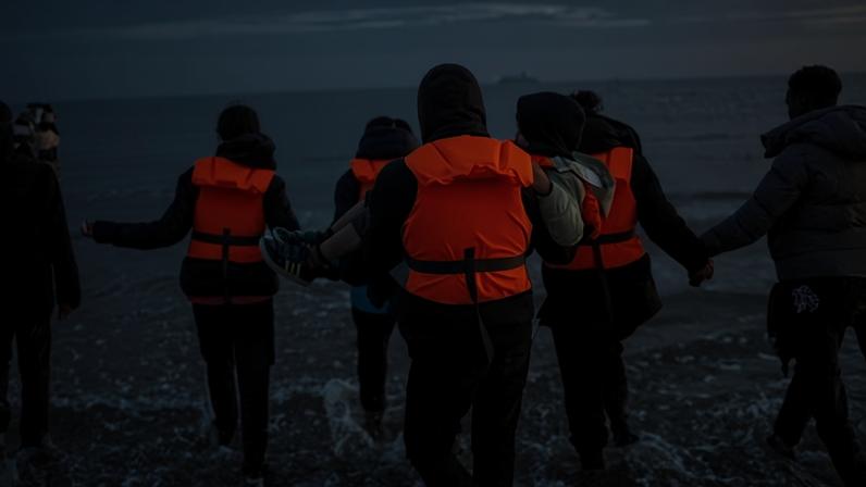 Política de asilo do Reino Unido aumenta violência e mortes, dizem grupos