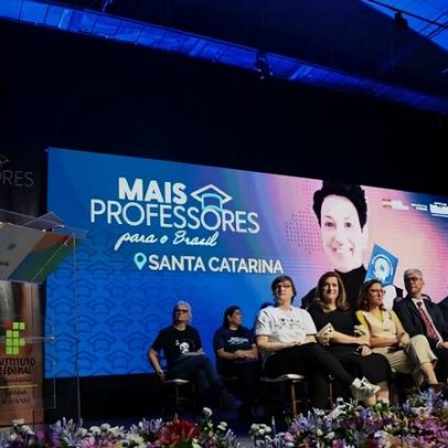 Mais de 175,8 mil professores de SC podem solicitar CNDB