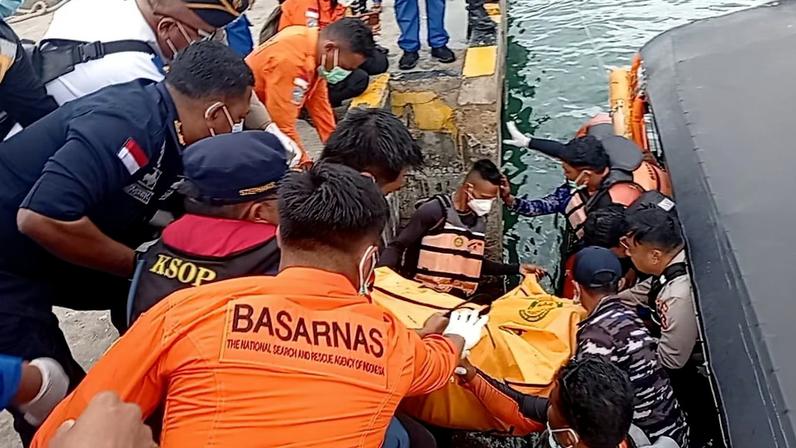 Corpo da menina espanhola, desaparecida após naufrágio na Indonésia, é achado