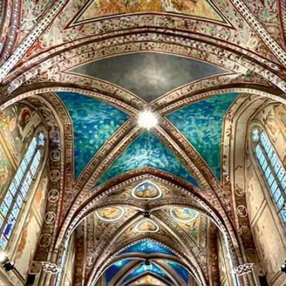 IA ajuda a reconstruir obra-prima da basílica de Cimabue abalada por terremotos