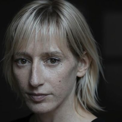 Ceal Floyer, artista conceitual minimalista, morre aos 57 anos