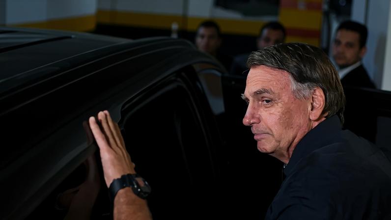Com a decisão de Moraes, Bolsonaro irá deixar a Superintendência da PF pela primeira vez desde que foi preso. (Foto: Andre Borges/EFE)