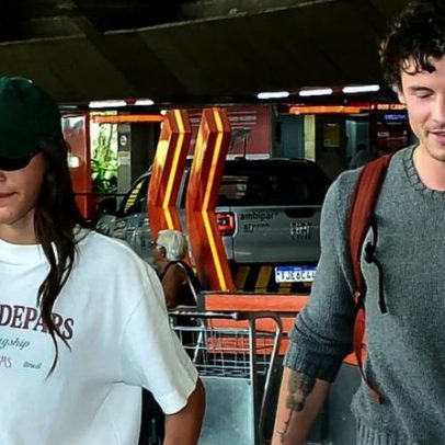 Bruna Marquezine e Shawn Mendes são vistos juntos em aeroporto