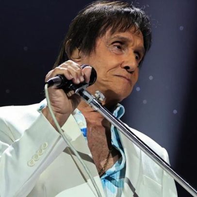 Roberto Carlos sofre acidente durante gravação de especial da Globo e hospital