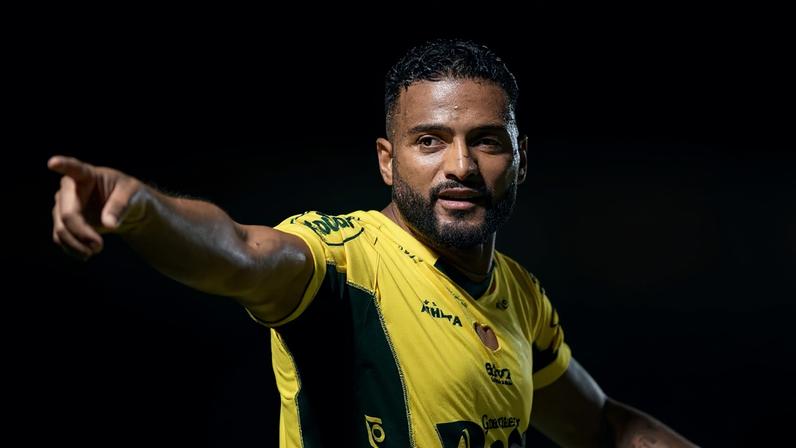 Reinaldo revelou sondagens após renovação com Mirassol (Foto: Pedro Zacchi)
