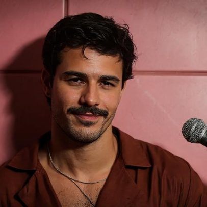 Ex-BBB Mateus Pires lança carreira musical após vencer memes