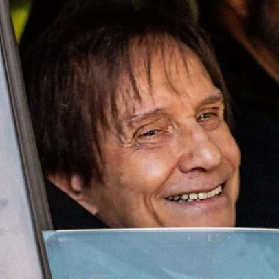 Roberto Carlos recebe alta após acidente; detalhes do carro chamam atenção