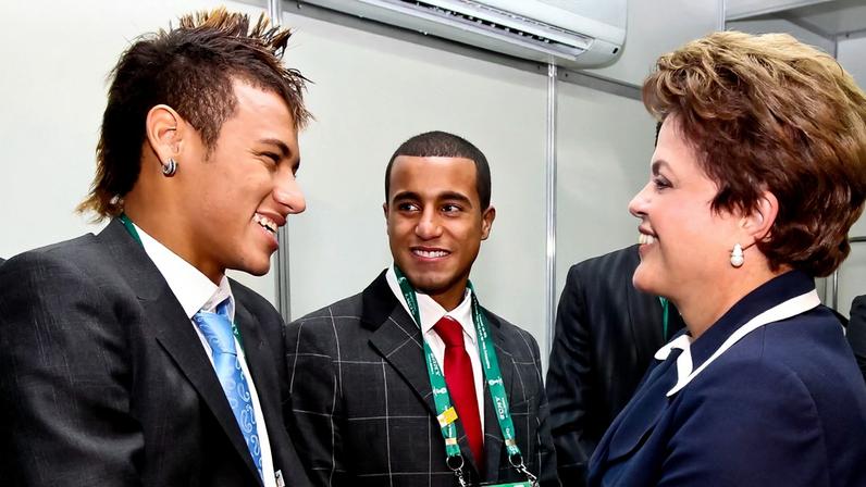 Neymar quase recebeu ajuda de Dilma Rousseff para não deixar o Brasil