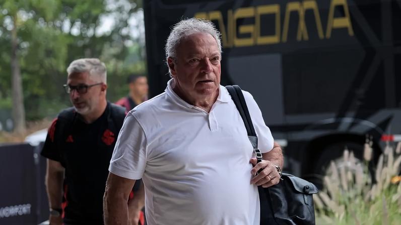 Abel Braga, técnico do Internacional, na chegada a Guarulhos (Foto: Ricardo Duarte/SC Internacional)