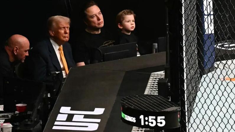 Donald Trump assiste à luta no UFC (Foto: Mandel NGAN / AFP)