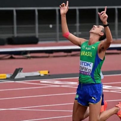 Caio Bonfim encerra 2025 com recordes e prêmio de Atleta do Ano