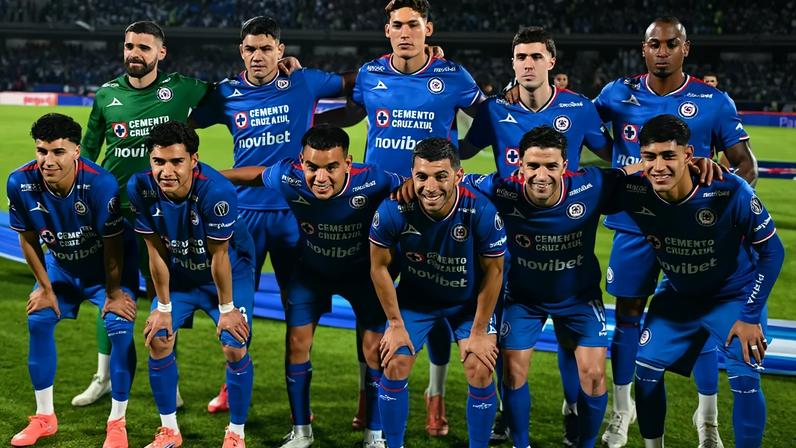 Jogadores do Cruz Azul, equipe do México (Foto: CARL DE SOUZA / AFP)