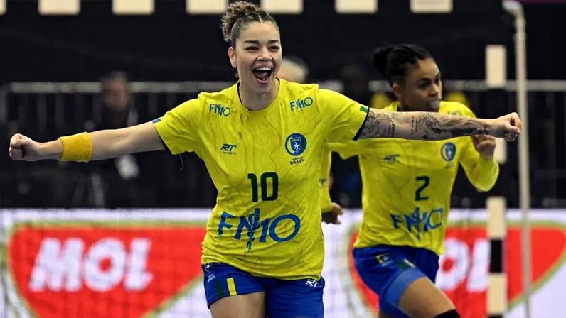 Brasil x Noruega no Mundial de Handebol Feminino (Foto: Ina Fassbender/AFP)