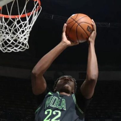 Pivô atinge marca expressiva e entra para grupo de LeBron e Wembanyama