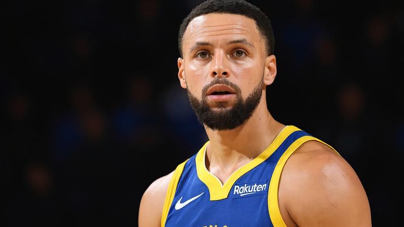 Stephen Curry no Golden State Warriors x Minnesota Timberwolves na NBA (Foto: Noah Graham/Getty Images via AFP)